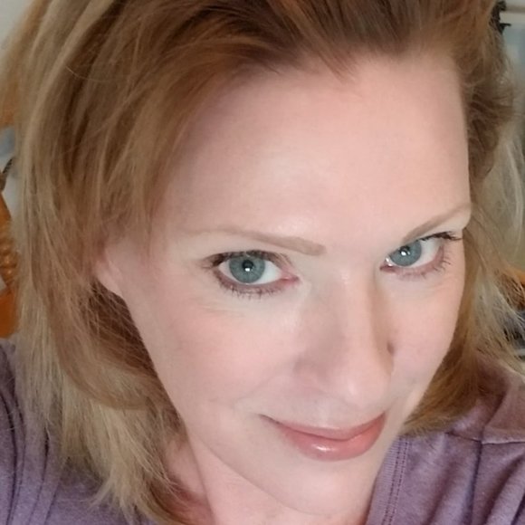 Meet your Posher, Heather - Picture 2 of 2